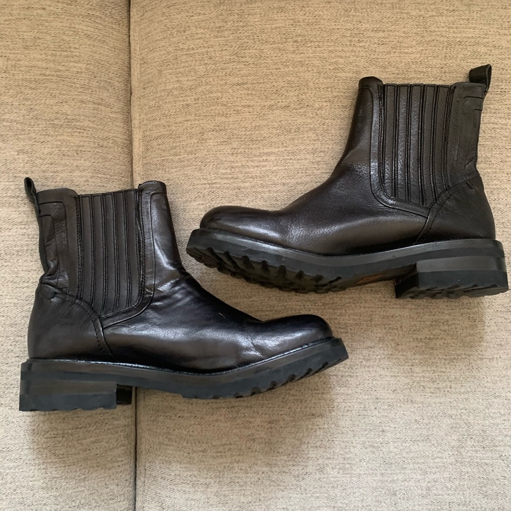 Frye Ella Moto Chelsea boots black size 10 $80 OBO